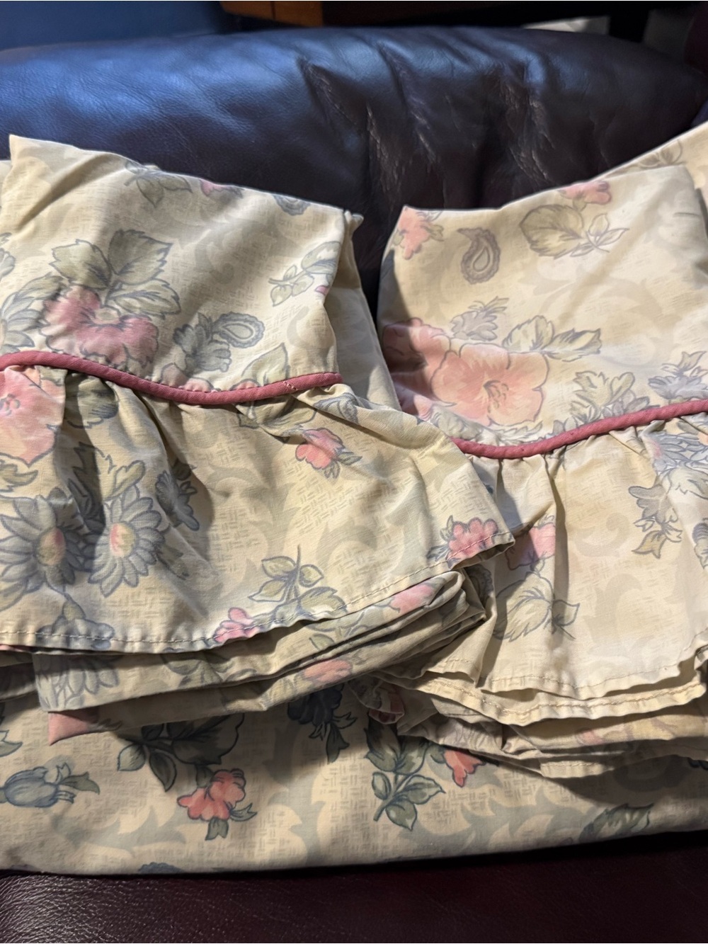 Cal King size flat sheet & 4 pillowcases